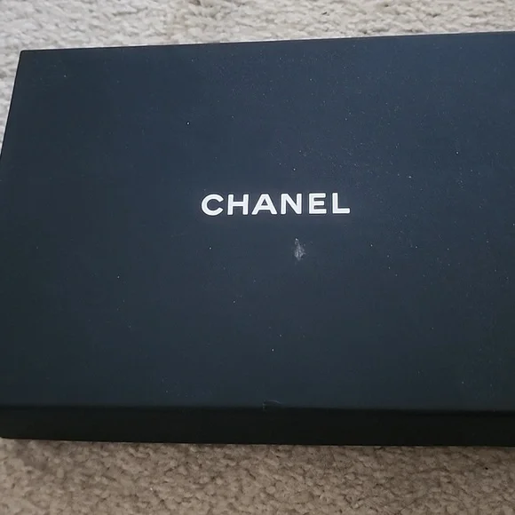 Chanel velvet bag - Picture 6 of 10